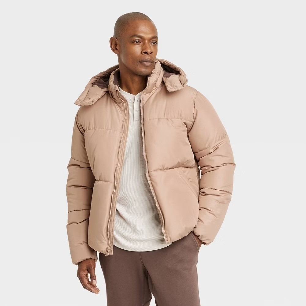 Men's Heavy Puffer Jacket Sand Size M by All In Motion New With Tags